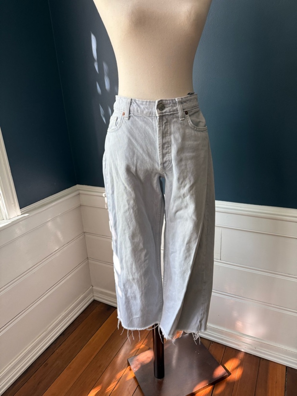 ZARA The Grunge Pant in Light Gray-White